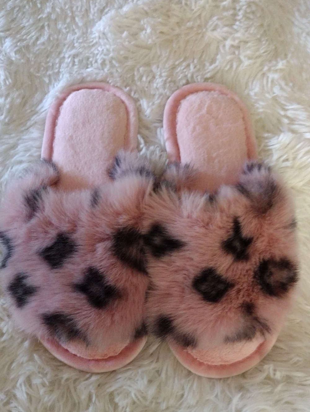 Pink Faux Fur Leopard Woman's Slippers
